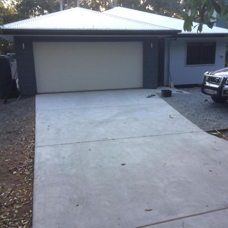 Share Rainbow Denny'S House Hotel Rainbow Beach Exterior photo