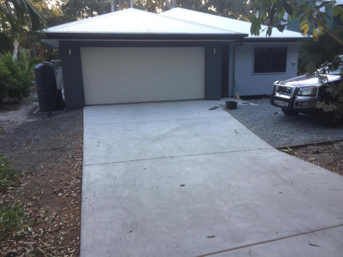 Share Rainbow Denny'S House Hotel Rainbow Beach Exterior photo